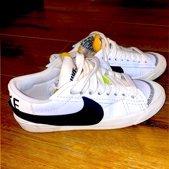 Nike blazer low tops - Picture 1 of 4